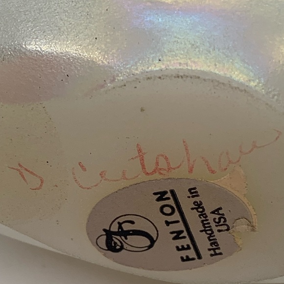 FENTON 20th Anniversary Swan Figurine.  Signed!  COLLECTIBLE - Picture 8 of 12